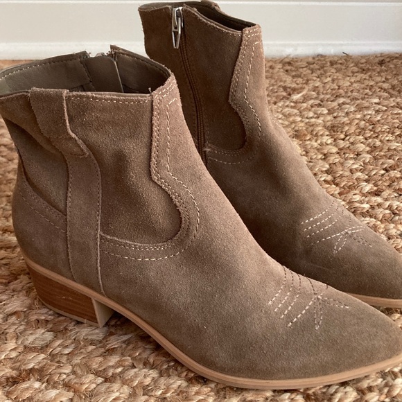 New: Dolce Vita x Anthropologie Amisha Western Boot. Suede. Size 8 - Picture 6 of 12